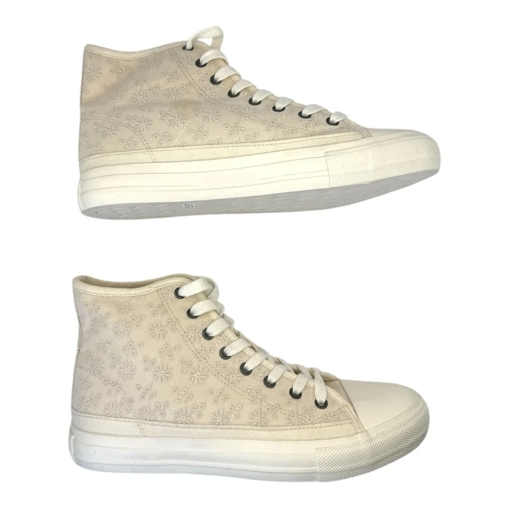 NWOT American Eagle Women's Embroidered‎ Flower Design High Top Sneakers, Size 8